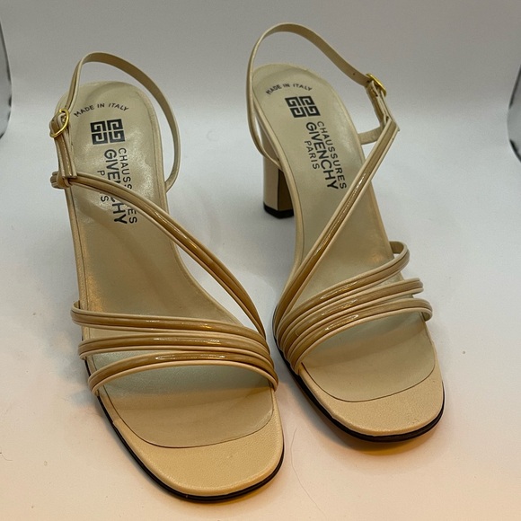 CHAUSSURES GIVENCY PARIS - Beige Strap Sandal, Size  7M. 3” heel. Made in Italy - Picture 7 of 7